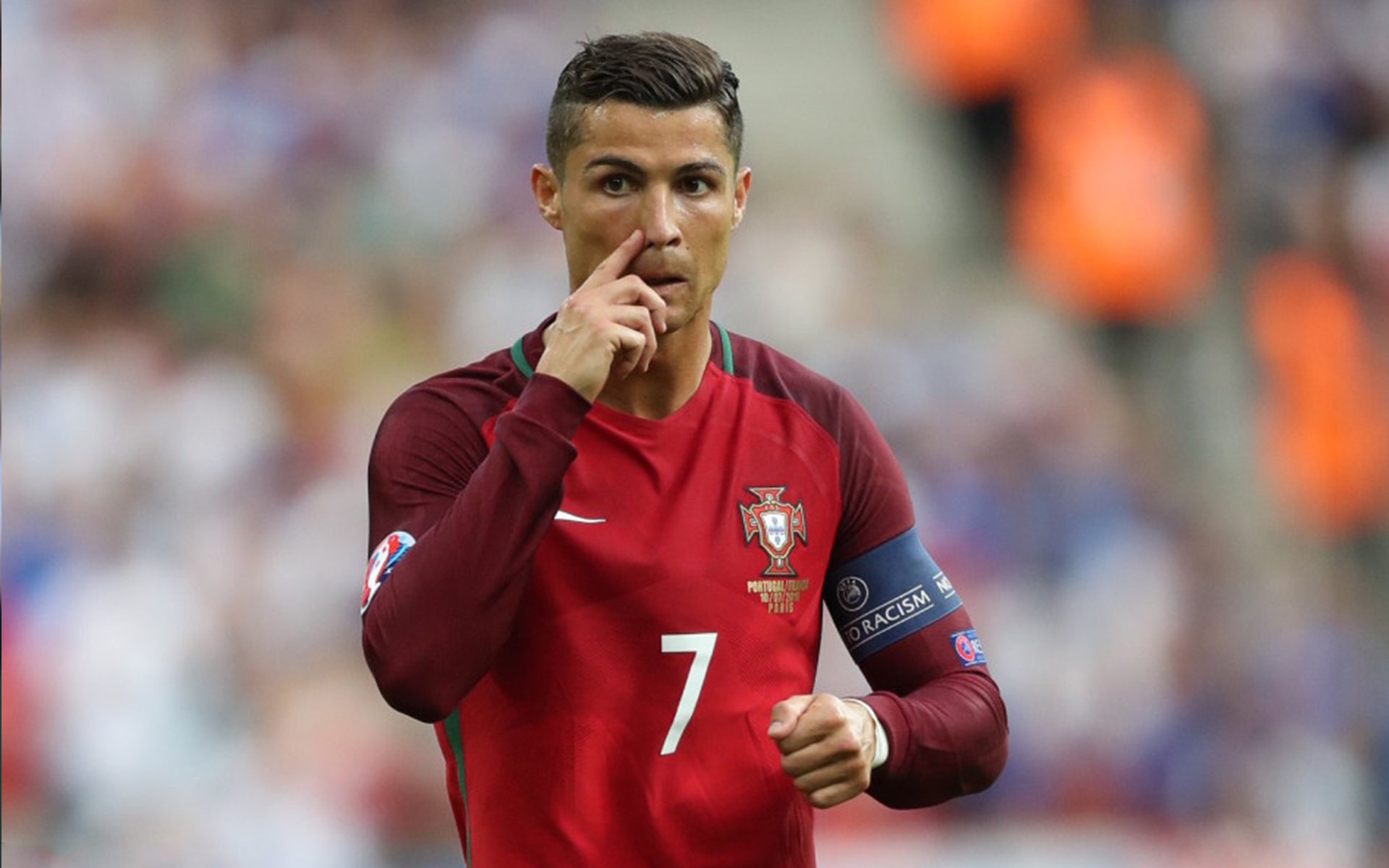 英国男子4×200米自由泳接力决赛精彩纷呈，4×100米自由泳接力赛