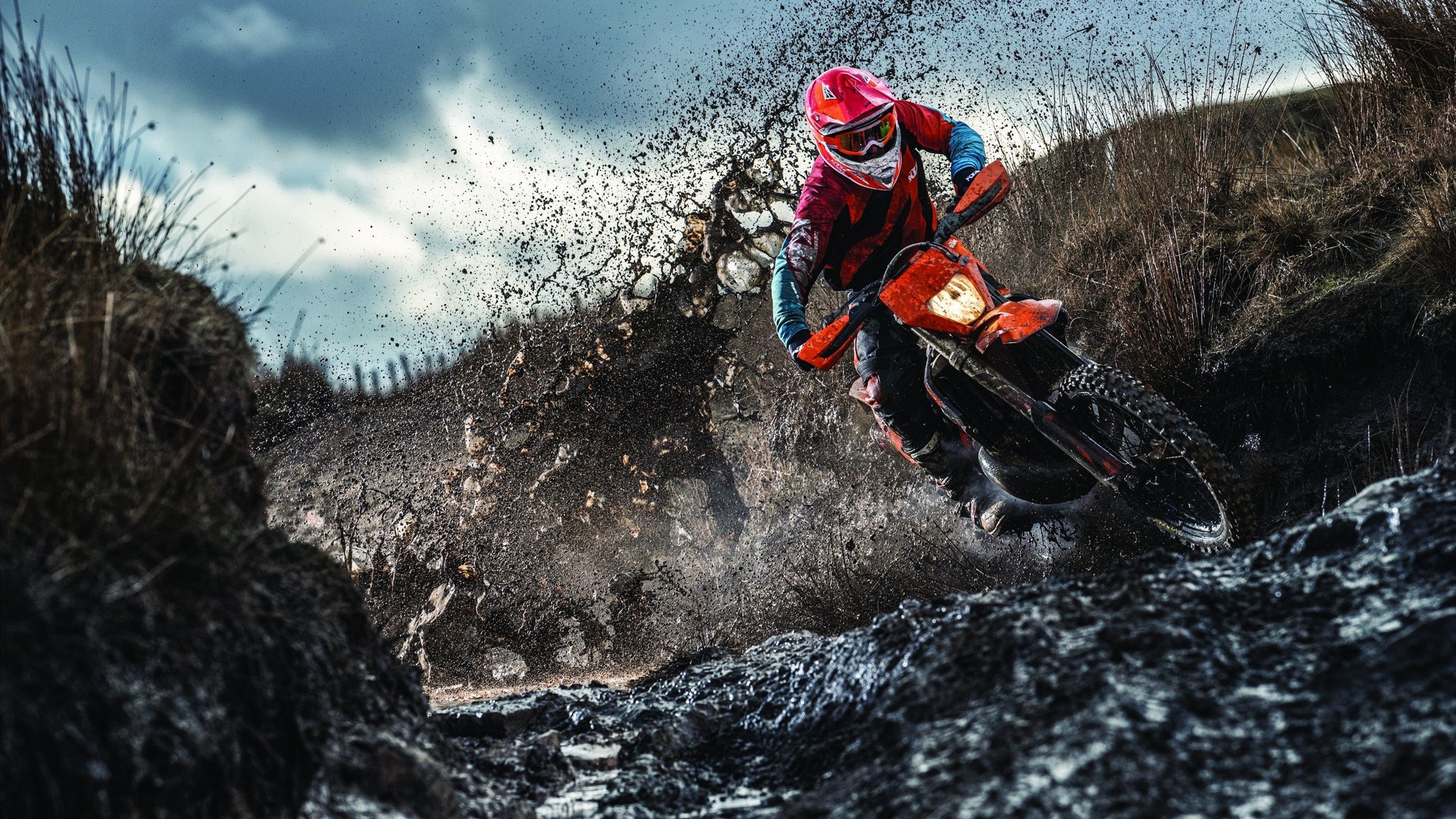 男篮锋线球员苦练突破技术力求在联赛中取得更大突破，男篮前锋